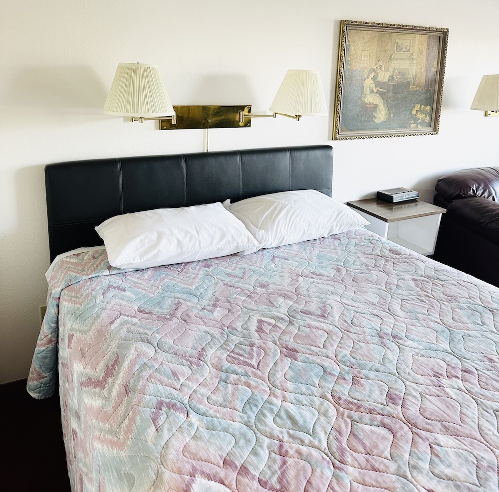 The Davenport Motel - photo 17