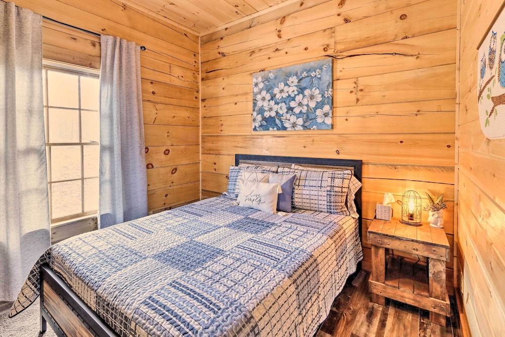 Coosawattee River Resort Cabin w Private Hot Tub - photo 4