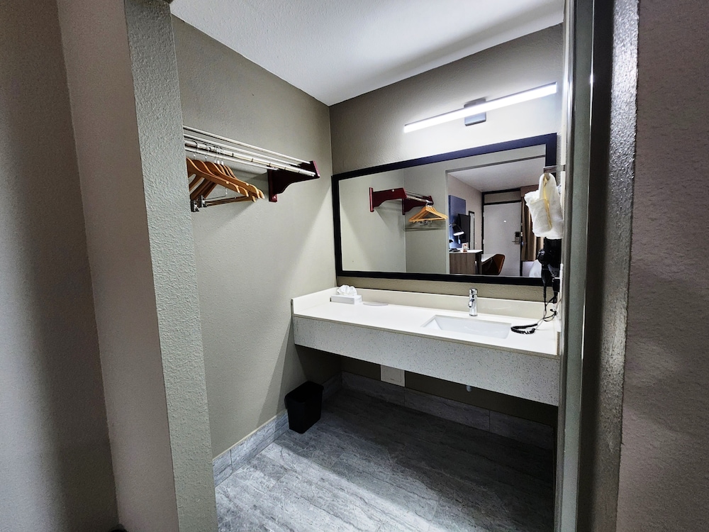 Baymont by Wyndham Lafayette - photo 18