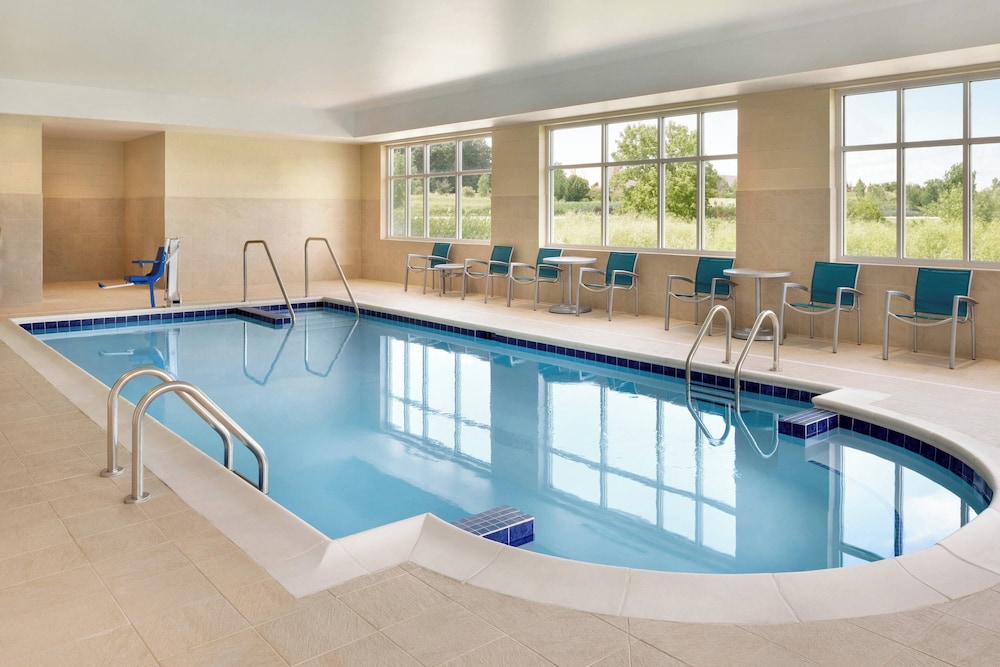 TownePlace Suites by Marriott Milwaukee Grafton - photo 10
