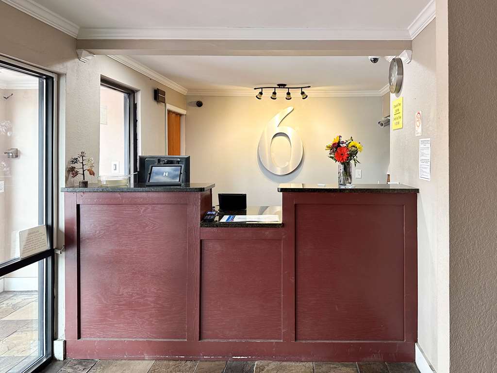 Motel 6 Atlanta GA Atlanta Airport East - photo 3