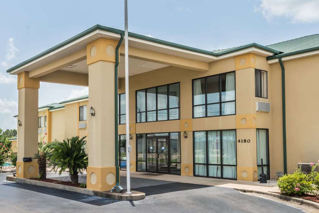 Days Inn By Wyndham Montgomery — Montgomery