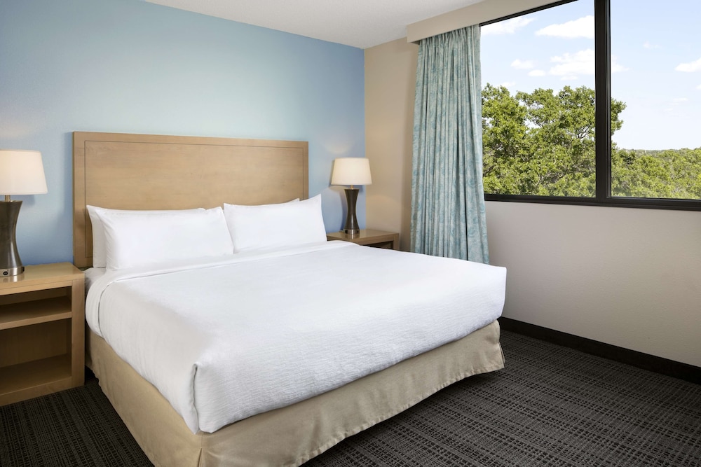 Embassy Suites by Hilton Tampa Airport Westshore - photo 17