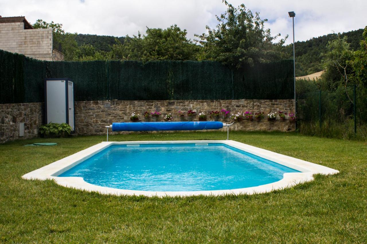 Palacio Lerruz I Y Palacio Lerruz Ii pet-friendly hotel Lizoain