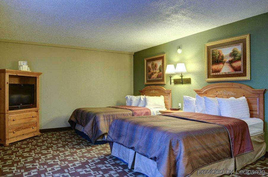 Boarders Inn & Suites - photo 3