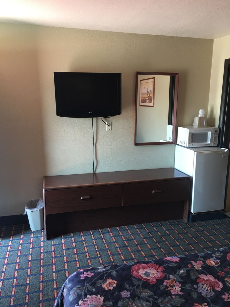 Best Value Inn Motel Sandusky - photo 31