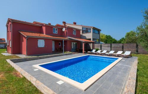 Five Bedroom Holiday Home In Fazana — 4-Star Luxury Hotel in Fazana, Croatia