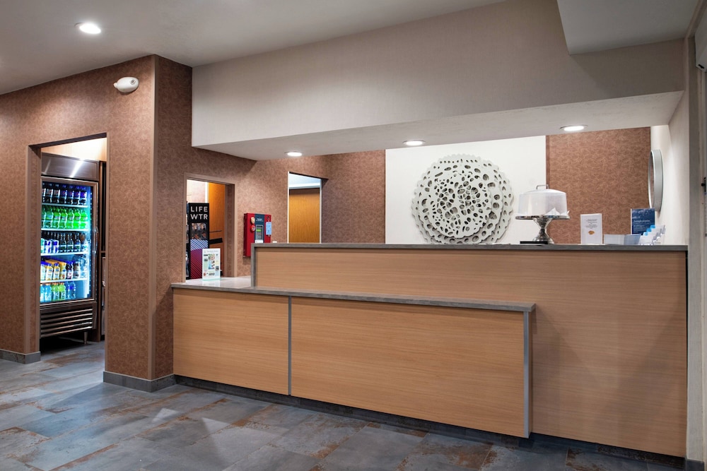 Fairfield Inn & Suites by Marriott Beloit - photo 4