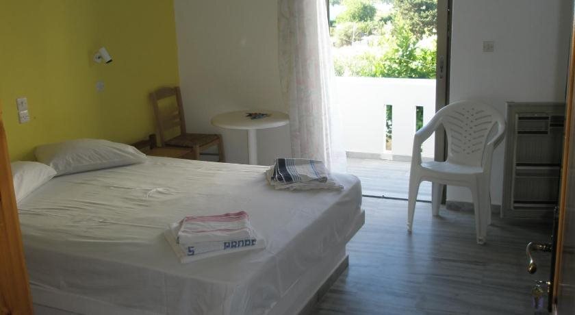 A1 Ampeli Studios - carbon neutral hotel in Paros