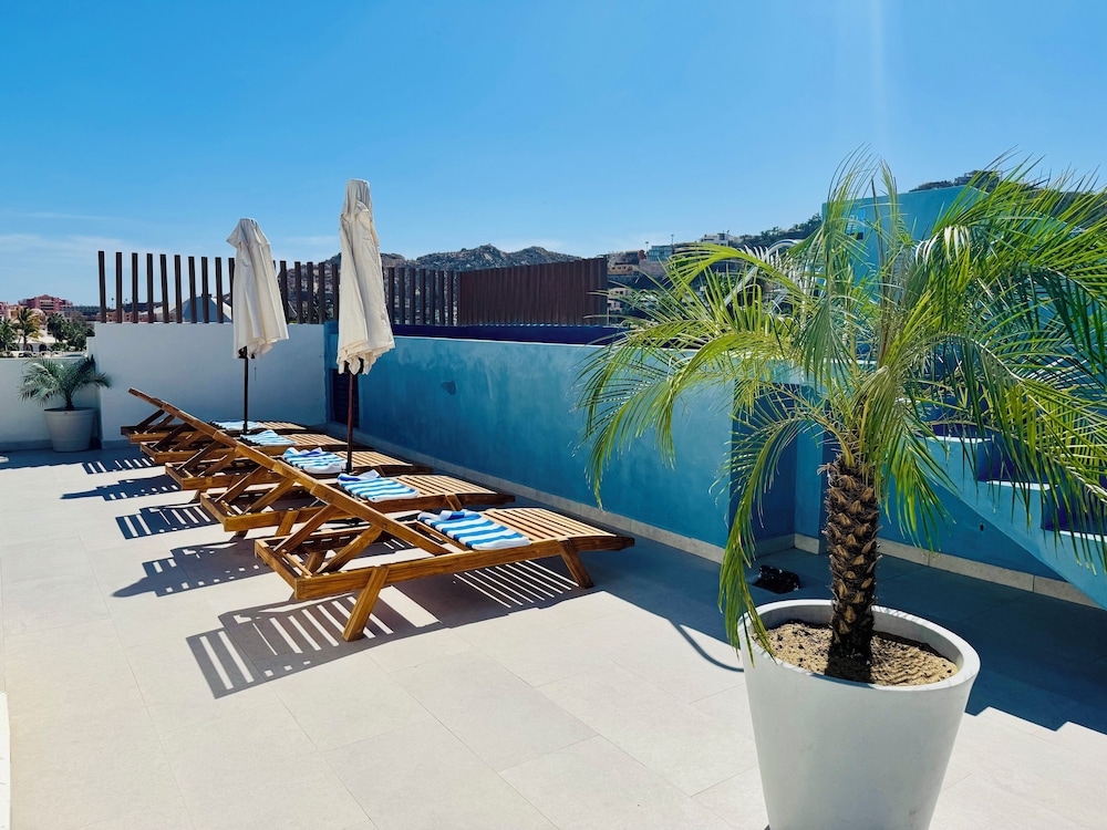 Rooftop pool