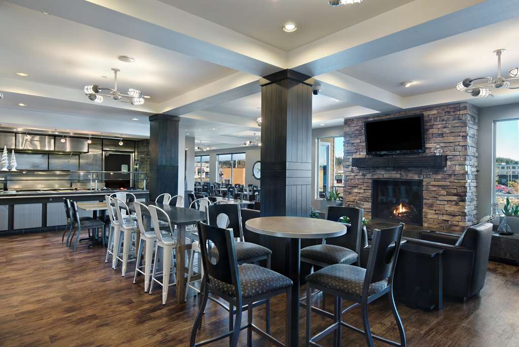 Oxford Suites Silverdale - photo 6