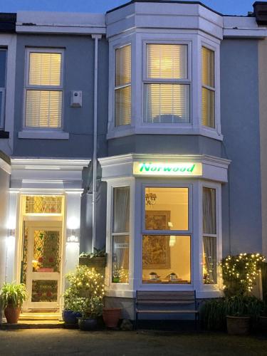 The Norwood Guest House — 4-Star Luxury Hotel in Southport, United Kingdom