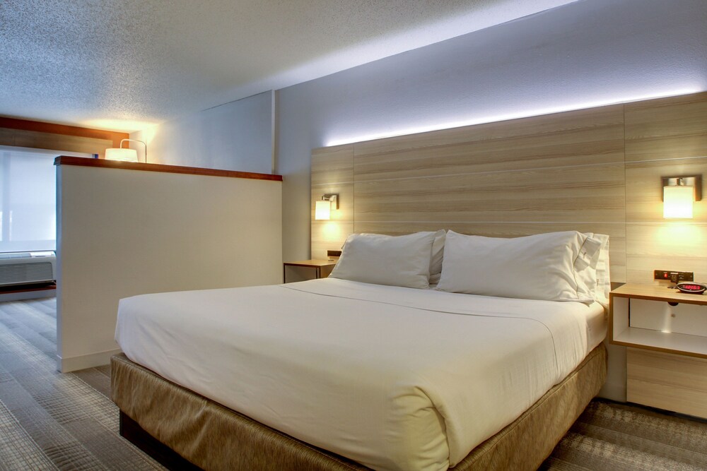 Holiday Inn Express Milwaukee North Brown Deer Mequon by IHG - photo 6