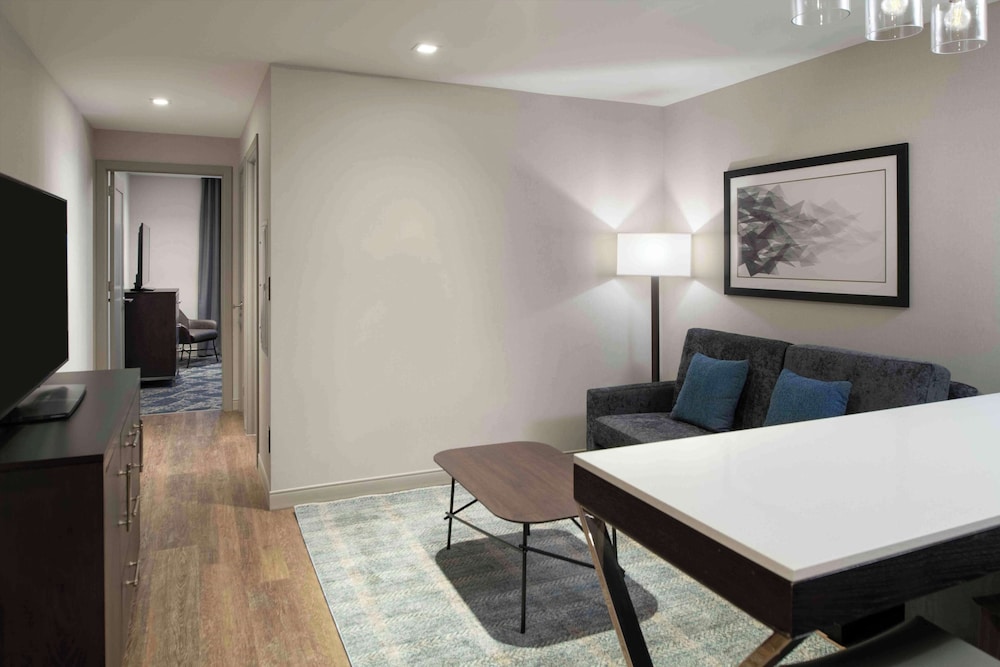 Homewood Suites by Hilton Boston Logan Airport Chelsea - photo 12