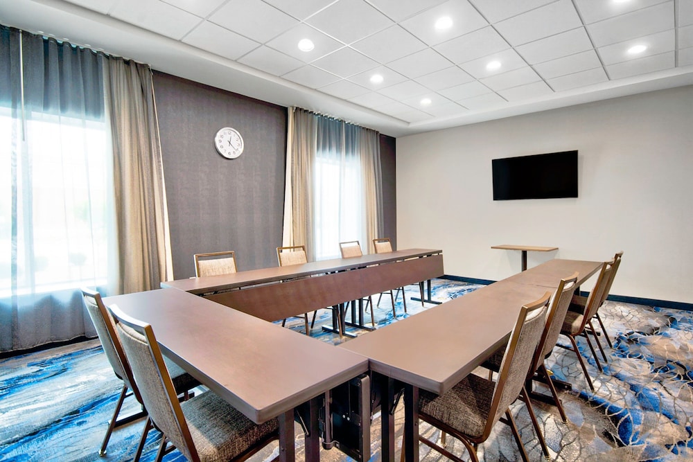 Fairfield Inn & Suites by Marriott Cincinnati North - photo 26