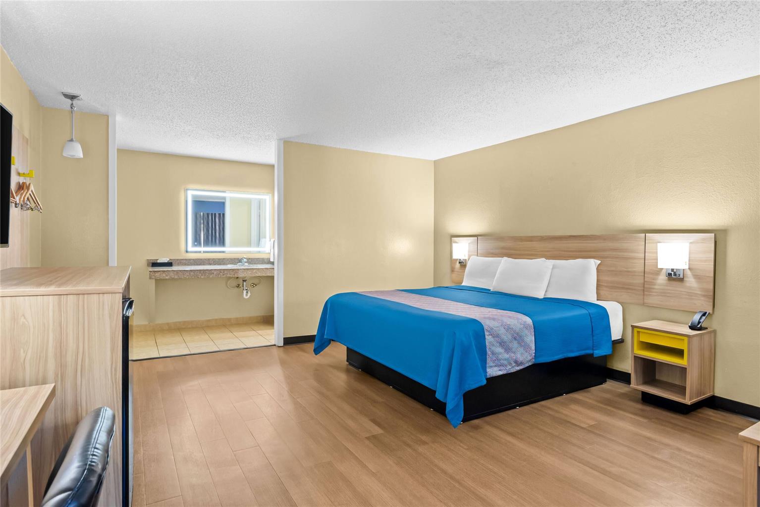 Days Inn by Wyndham Lafayette Near Lafayette Airport - photo 24