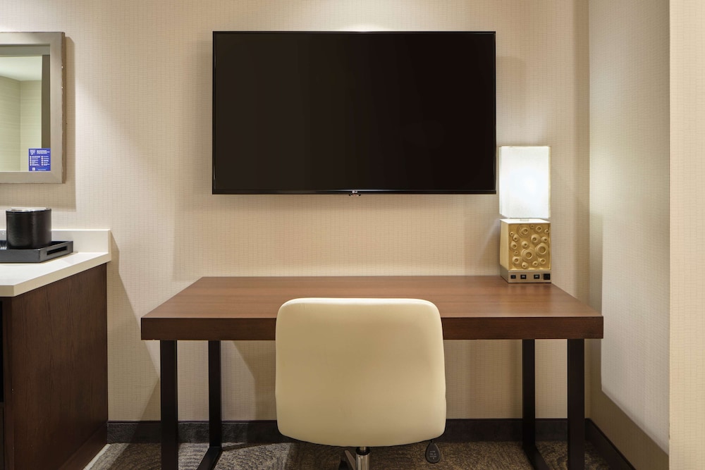 Embassy Suites By Hilton Oahu Kapolei - photo 7