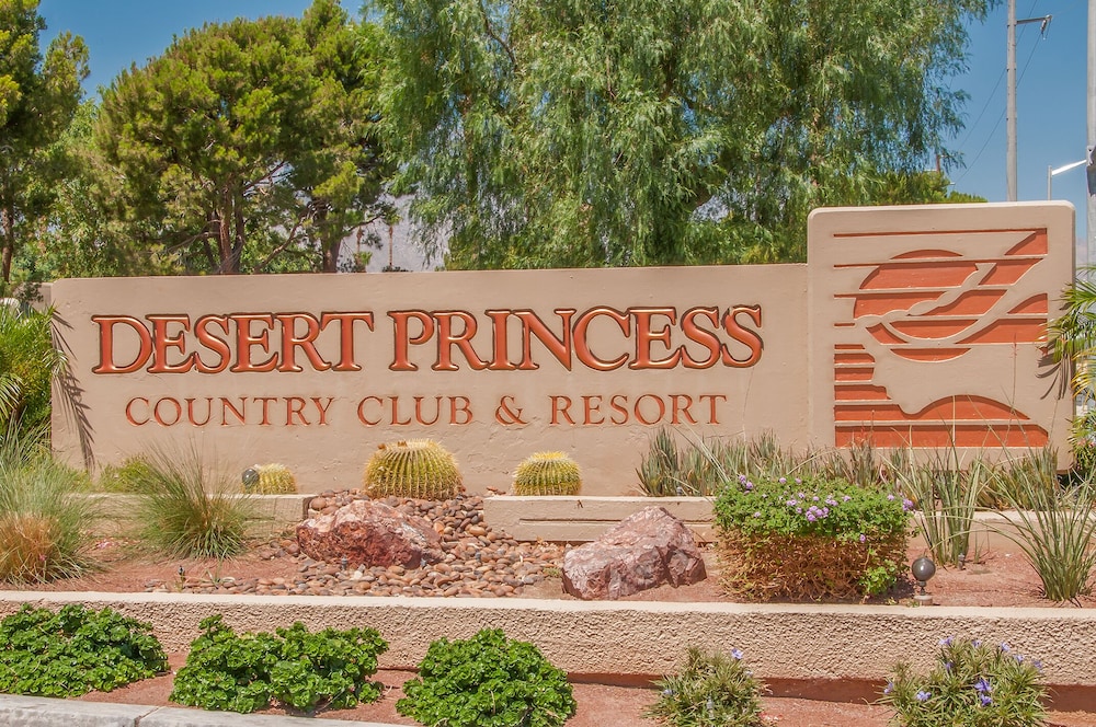 Best Value in Palm Springs for 4 Persons City License146 17751 17753 17754 17755 — hotel in Cathedral City