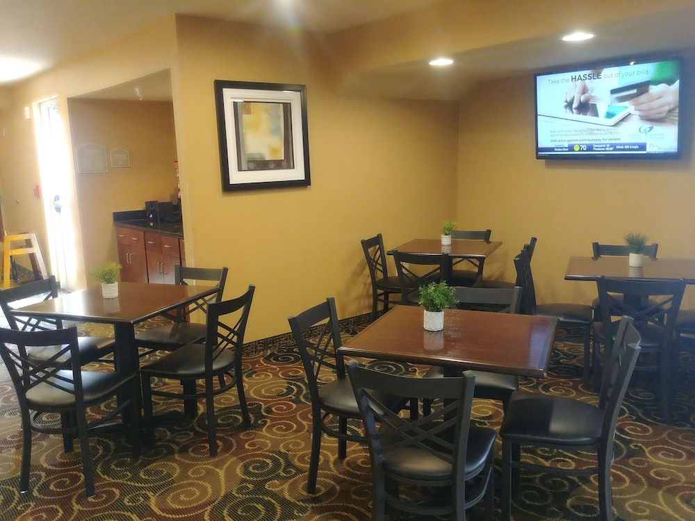 Cobblestone Hotel & Suites Broken Bow - photo 48