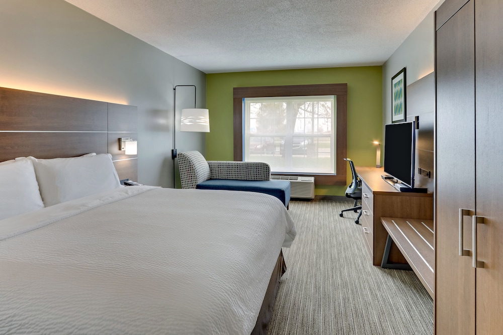 Holiday Inn Express Hotel & Suites Bad Axe by IHG - photo 12