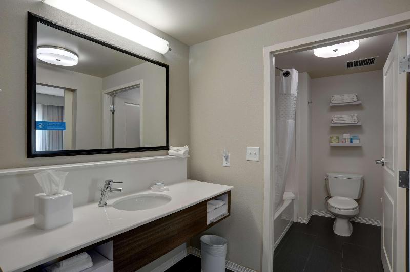 Hampton Inn & Suites Ardmore - photo 23