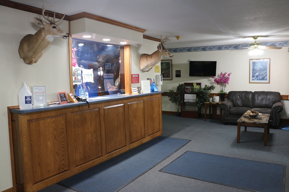Amber Inn Motel Le Mars - photo 9