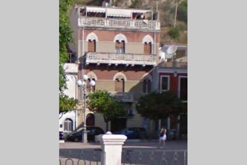 Casa Vacanze Corso Umberto — 4-Star Luxury Hotel in Giardini-Naxos, Italy
