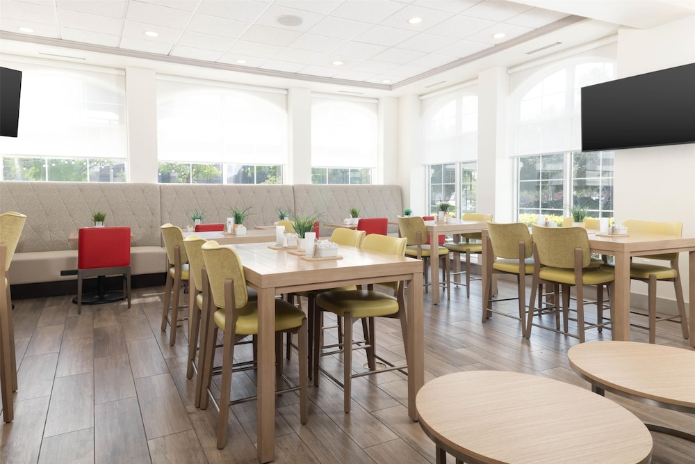 Hilton Garden Inn Ontario Rancho Cucamonga - photo 46