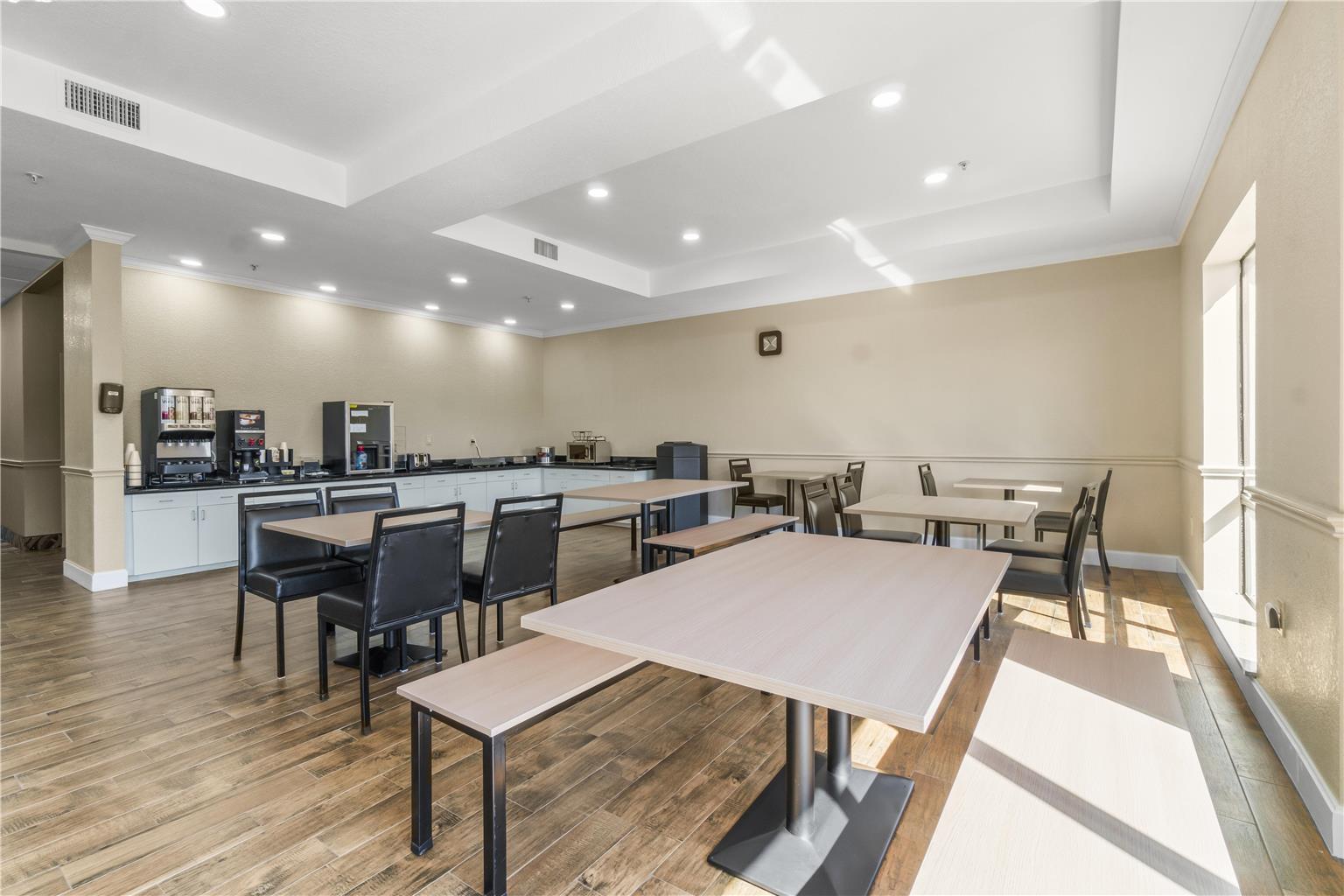 Americas Best Value Inn & Suites Livingston - photo 50