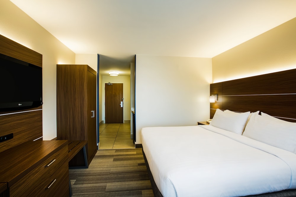 Holiday Inn Express & Suites Cedar City by IHG - photo 22