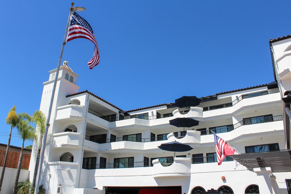 The Surfbreak Hotel - photo 34
