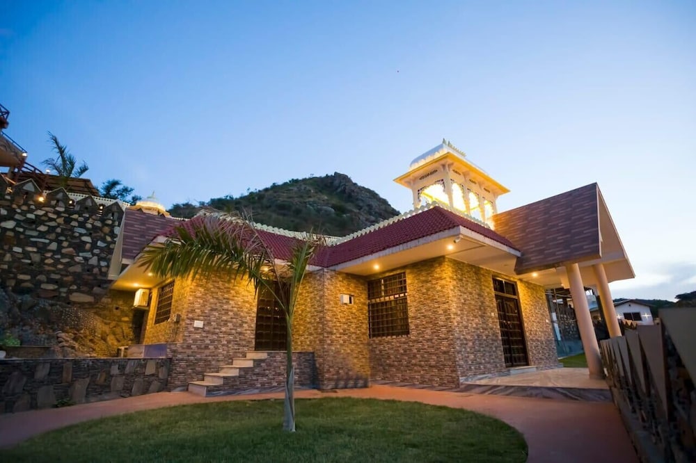 Badigarh Palace Resort — Udaipur