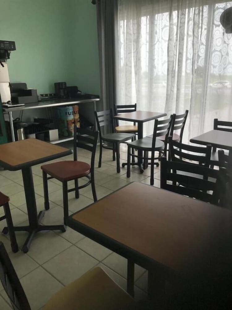 Bayfront Inn Biloxi - photo 24