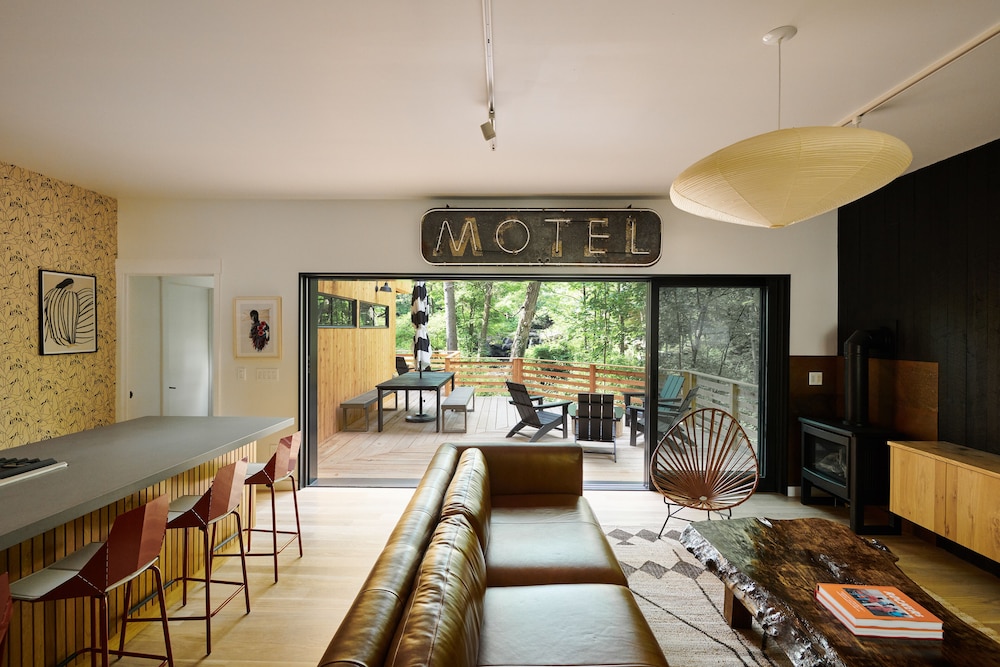 Woodstock Way Hotel - photo 42