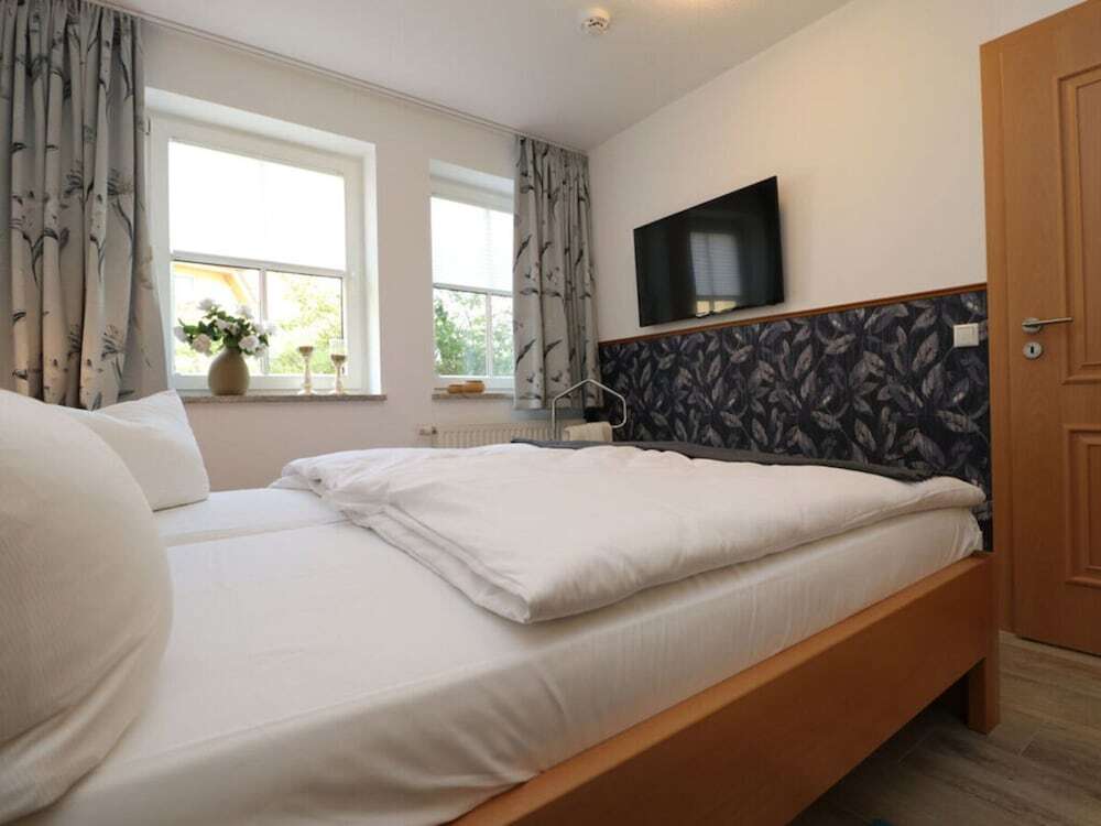 Nice apartment in Ostseebad Wustrow — 4-Star Luxury Hotel in Wustrow, Germany
