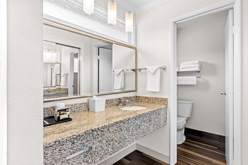 Best Western Garden Inn - photo 33