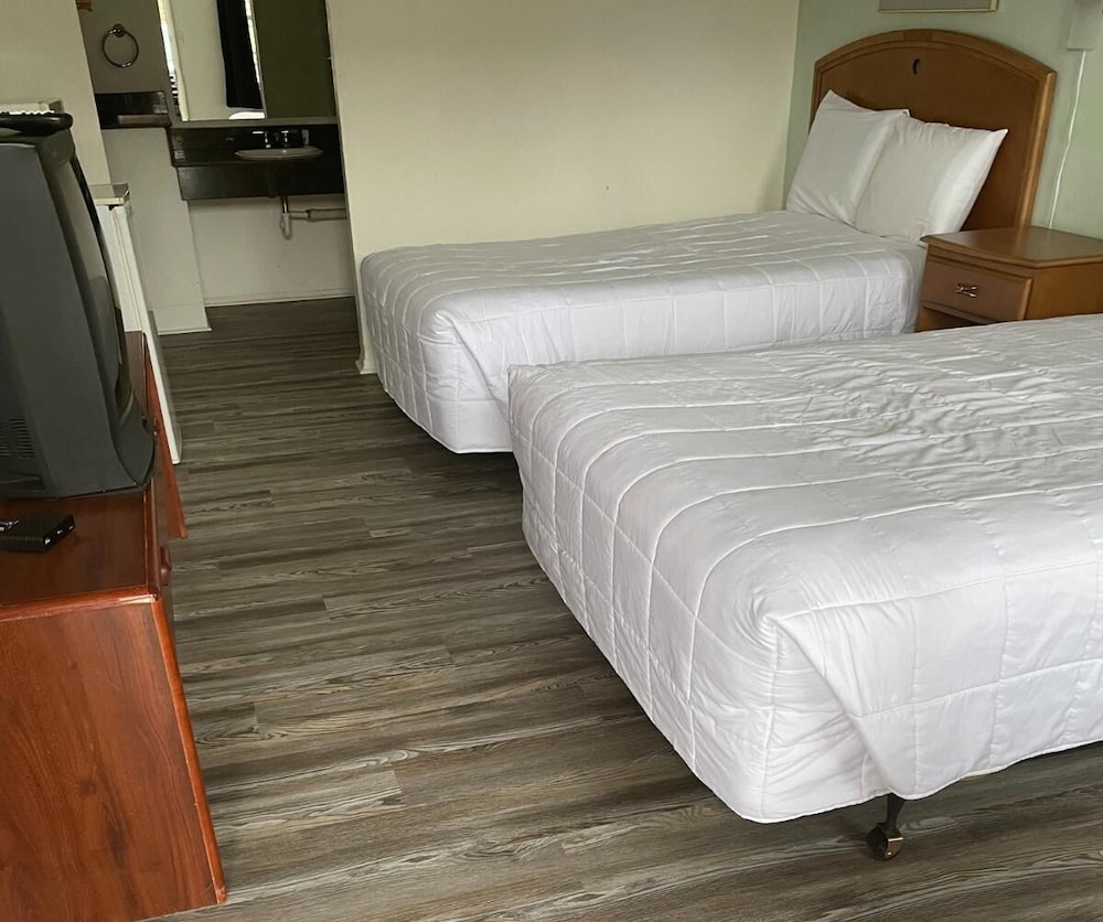 Nights Inn - photo 5