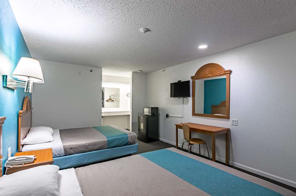 Motel 6 Azle TX - photo 6