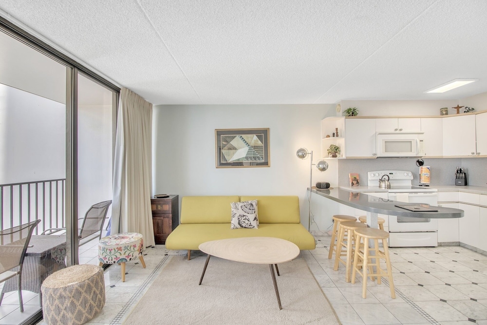 High Rise Ocean View Waikiki Condo FREE Parking & Wi Fi by Koko Resort Vacation Rentals - photo 19