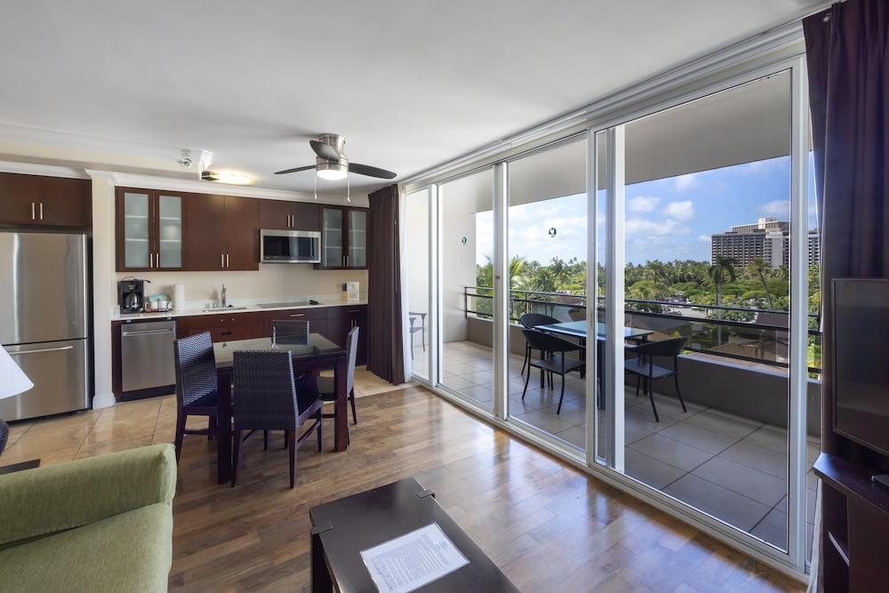 Regency on Beachwalk Waikiki by OUTRIGGER - photo 37