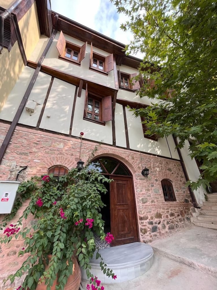 Trilye Taşev in Mudanya, Turkey