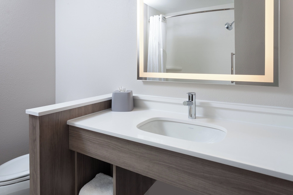 Holiday Inn Express & Suites Reedsburg Dells Area by IHG - photo 25