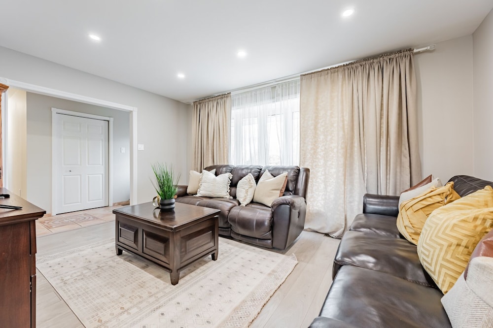 Trustcott Boutique House — 4-Star Luxury Hotel in Mississauga, Canada