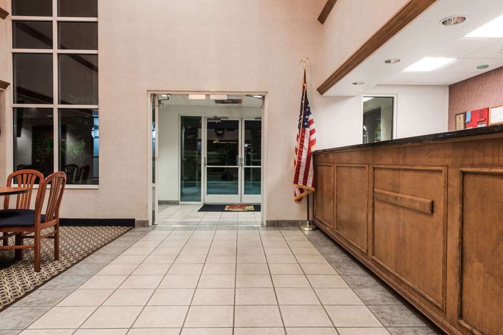 Super 8 by Wyndham Weatherford - photo 2