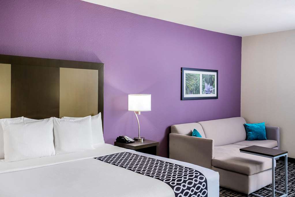 La Quinta Inn & Suites by Wyndham Houston Cypress - photo 15