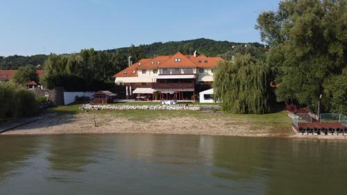 Camelot Club Hotel in Vac, Hungary