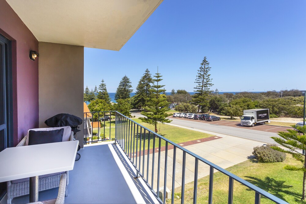 Cottesloe Marine Apartment — 5-Star Luxury Hotel in Perth, Australia