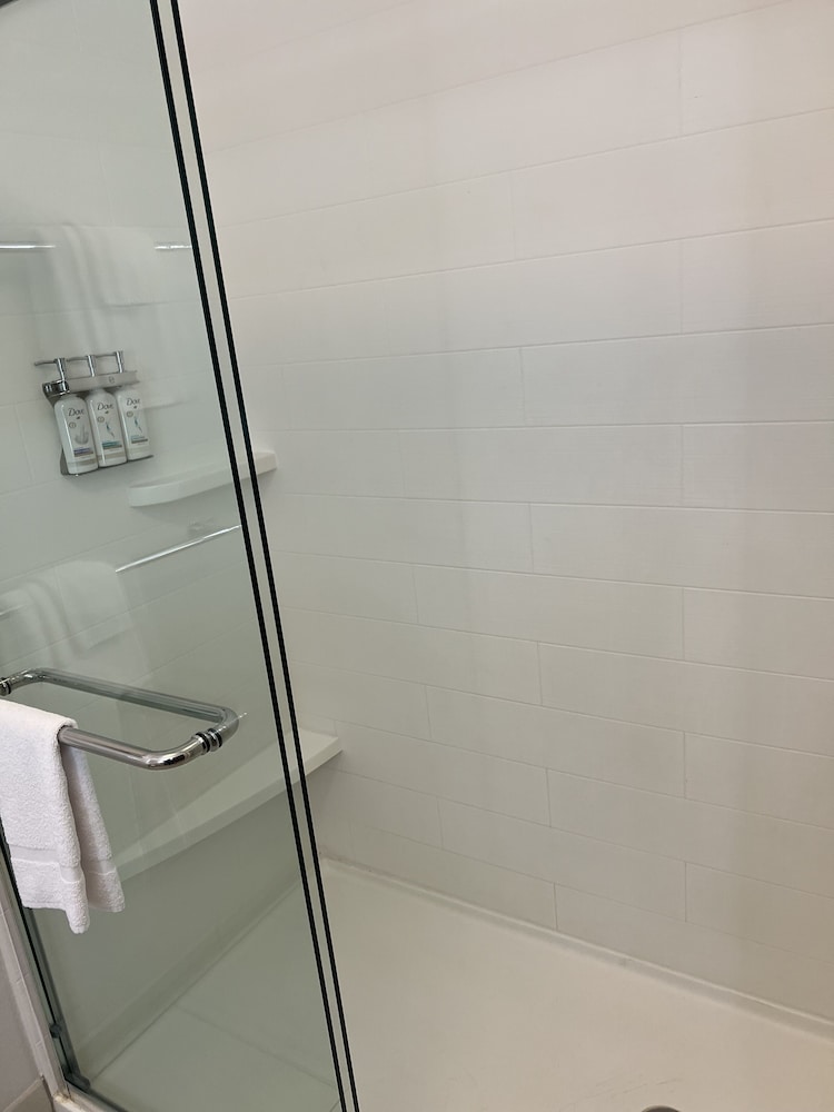 Holiday Inn Express & Suites Mobile University Area by IHG - photo 34