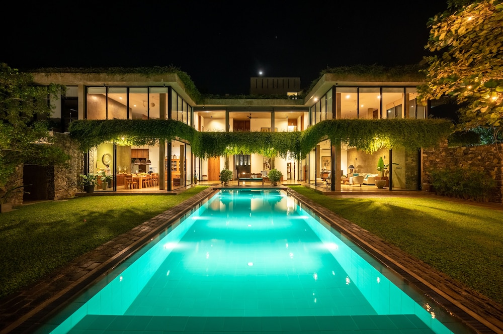 Tranquil Waters - carbon neutral hotel in Negombo