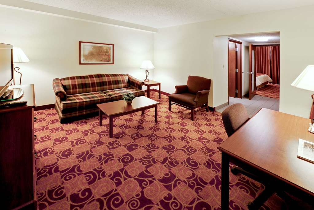 Hawthorn Suites by Wyndham Louisville East - photo 8